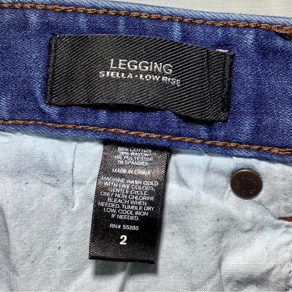 Women’s Express Jeans Skinny Leg Low rise Stella Leggings Medium Blue Wash Sz 2 - Picture 4 of 5